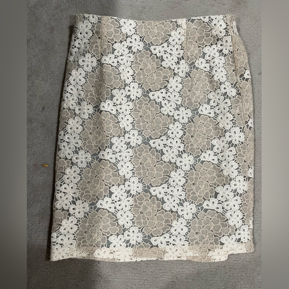 Halogen lace over lay skirt. Above knee length. Good condition.